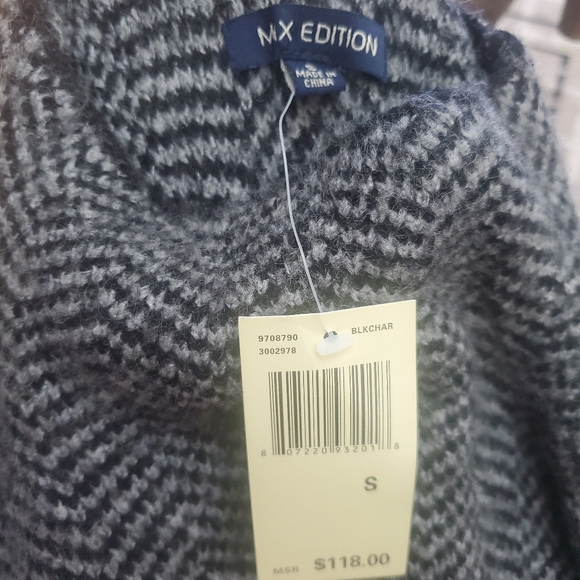 Sweater - Picture 2 of 2